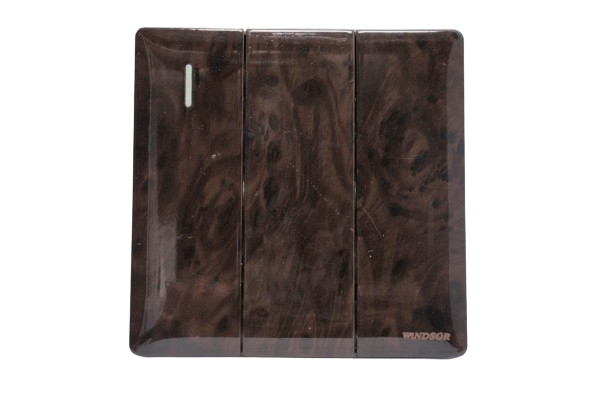 Windsor Innova Wooden 3 Gang 2 Way Switch, 1A - 9136WD
