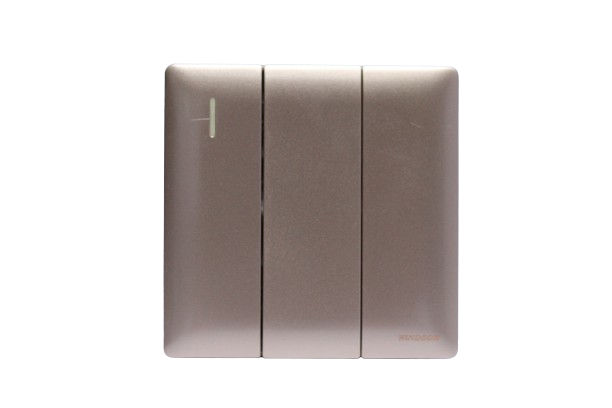 Windsor Innova Silver 3 Gang 2 Way Switch, 1A - 9136DS