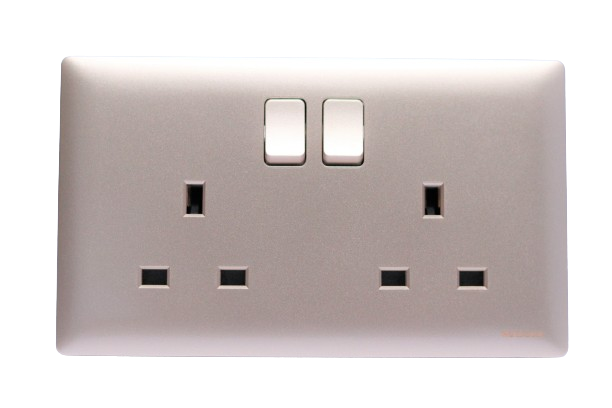 Windsor Innova Gold 13A 2 Gang Switched Socket - 9146CH