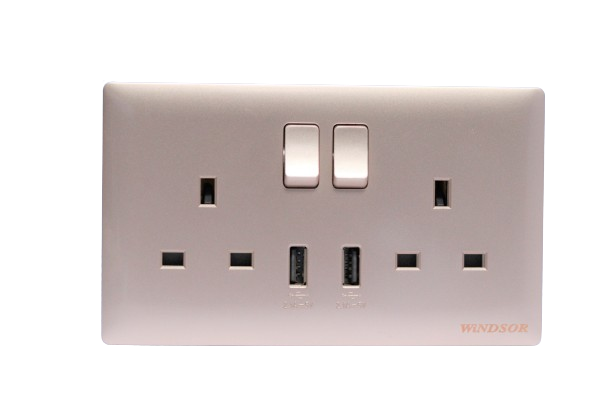 Windsor Innova Gold 13A 2 Gang Universal Socket with USB - 91487CH