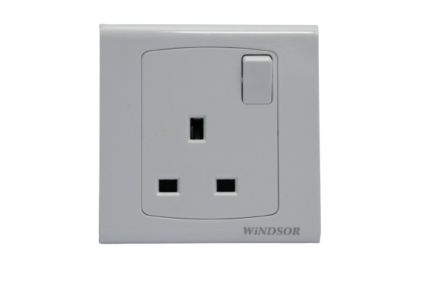 Windsor Royal Star White 13A 1 Gang Switched Socket - D45