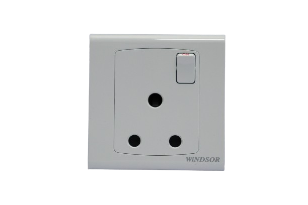 Windsor Royal Star White 15A 1 Gang Switched Socket - D429