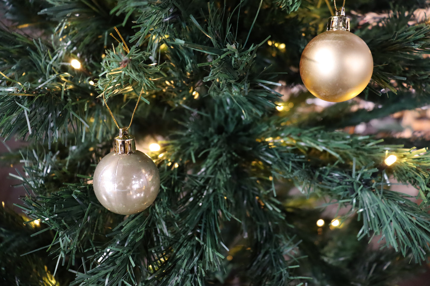 Golden Christmas Ornaments 46pcs Set – Holiday Tree Decorations