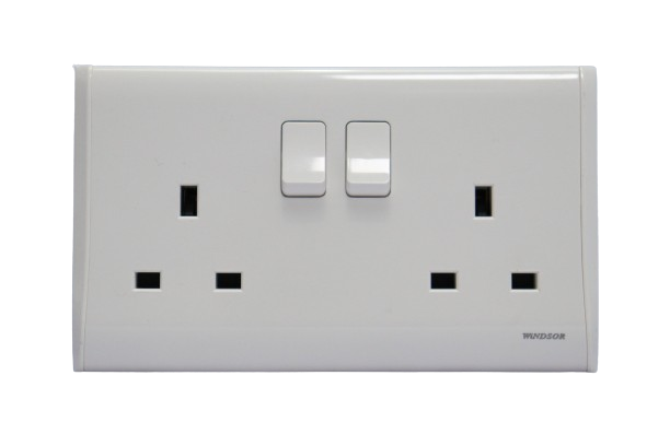Windsor Pioneer White 13A 2 Gang Switched Socket - P46F