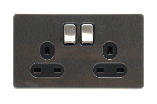 Windsor VIP Chrome 13A 2 Gang Switched Socket, Single Pole - VC46Y