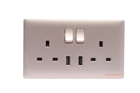 Windsor Innova Gold 13A 2 Gang Universal Socket with USB - 91487CH ...