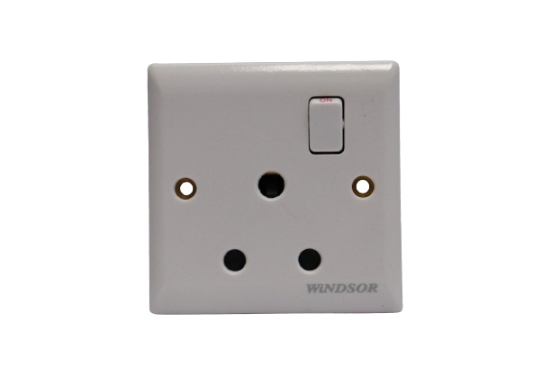 Windsor Ivory 15A 1 Gang Switched Socket - E429