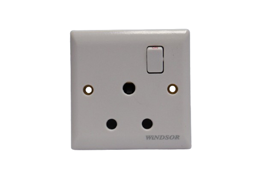 Windsor Ivory 15A 1 Gang Switched Socket - E429