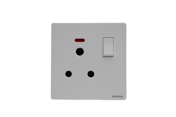 Windsor L&L Range Brushed White 15A 1 Gang Switched Round-Pin Socket - L431W
