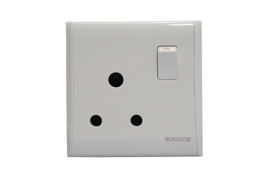 Windsor Pioneer  White 15A 1 Gang Switched Socket - P429F
