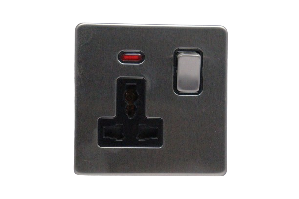 Windsor VIP Chrome 13A 1 Gang Universal Socket - VC47Y