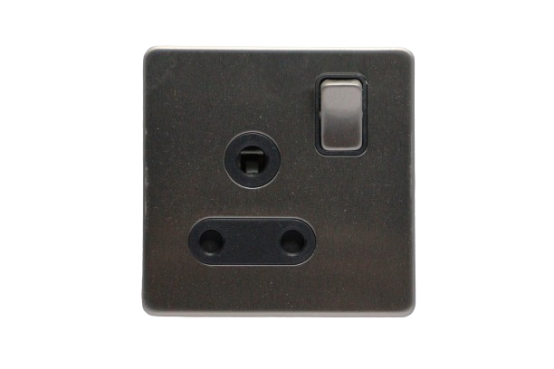 Windsor VIP Chrome 15A 1 Gang Switched Round-Pin Socket -  VC429Y